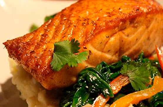 Salmón con mostaza y vegetales